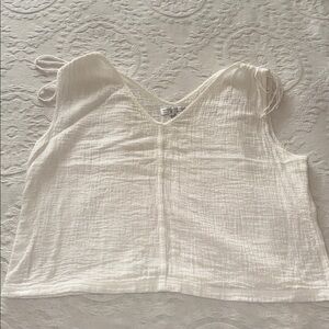 Gently Loved 💯 Cotton Sleeveless Textured Top by Real Clothes Saks 5th Ave.